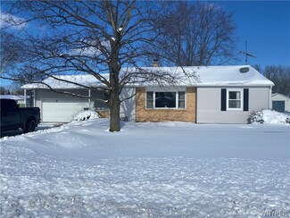 6089 Corwin Ave, Newfane, NY 14108