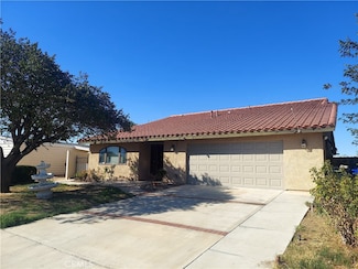 16340 Camelback Dr, Victorville, CA 92395