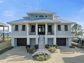 4565 Sabine Ct, Gulf Breeze, FL 32563