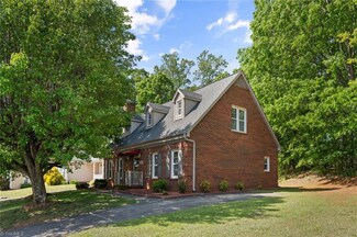 2017 Clayburne Dr, Winston Salem, NC 27103