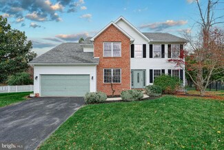 957 Willow Ridge Dr, York, PA 17404