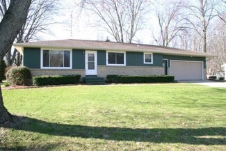 9500 Marylou St, Zeeland, MI 49464