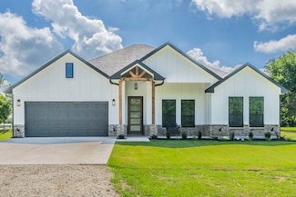 501 S Main St, Ector, TX 75439