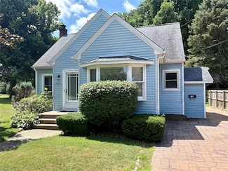 2476 Rice Ave, Lake City, PA 16423
