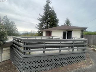 1120 E 1st Place, Coquille, OR 97423