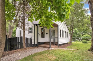 205 E Potter Ave, Lansing, MI 48910