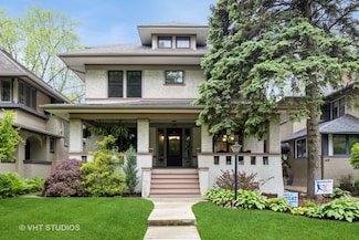 305 N Elmwood Ave, Oak Park, IL 60302
