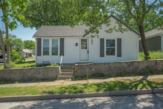 201 S Tom St, Webb City, MO 64870