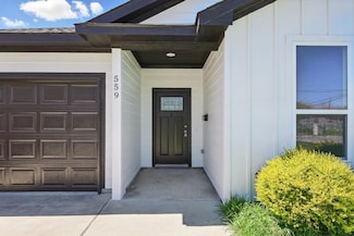 559 Elkhart Ave, Dallas, TX 75217