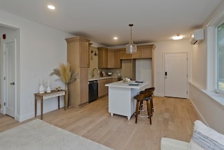 107 Williams St Unit 2c, Northampton, MA 01060