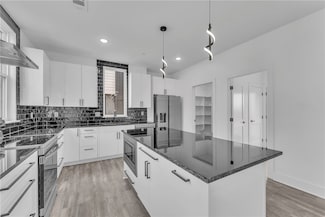 2604 Bonnie Ln, Rogers, AR 72758