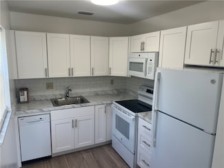 19 Pine Arbor Ln Unit 103, Vero Beach, FL 32962