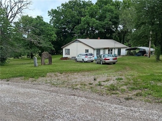 871 SW 301st Rd, Chilhowee, MO 64733