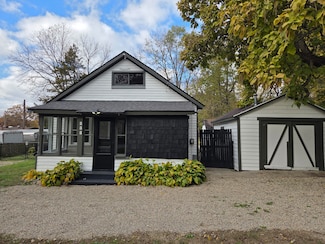 233 Leenhouts St, Kalamazoo, MI 49048