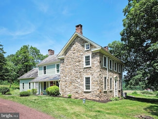 2529 Gallows Hill Rd, Kintnersville, PA 18930