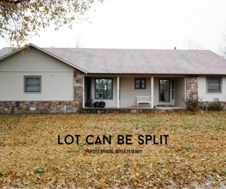 1001 Convair St, Bentonville, AR 72712