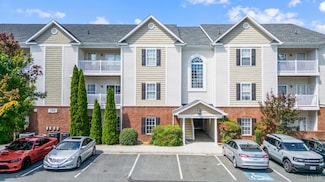 100 Capstone Dr Unit 106, Lynchburg, VA 24502