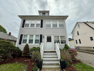 10 Newcastle Rd Unit 2, Peabody, MA 01960