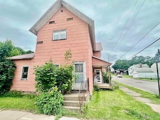 419 N 2nd St, Ishpeming, MI 49849
