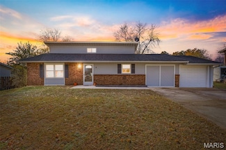 4 Mileva Ct, Farmington, MO 63640