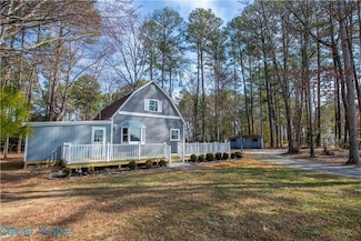 68 Hazelwood Dr, Urbanna, VA 23175