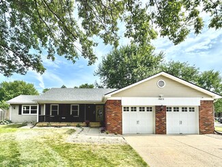 1625 Michele Ct, Greenwood, IN 46142