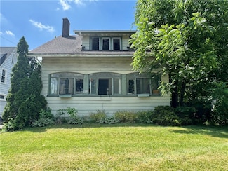 553 Denise Rd, Rochester, NY 14616