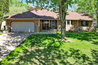 9883 Yalta St NE, Circle Pines, MN 55014