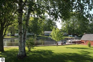 5351 Birch Island Dr, Barryton, MI 49305