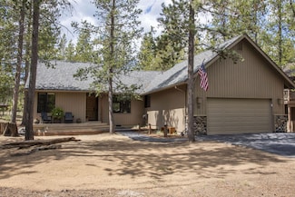 57653 Red Cedar Ln, Sunriver, OR 97707