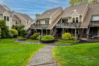817 Old Strawberry Hill Rd Unit 2B, Hyannis, MA 02601