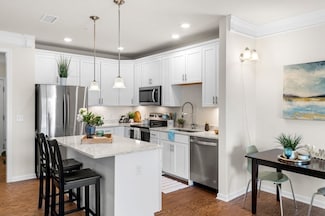 11211 Peters Farm Way Unit 211, Westborough, MA 01581