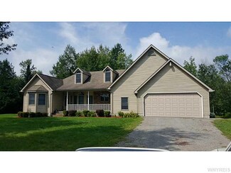 5820 Burns Rd, Medina, NY 14103