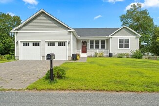 12 Sebago Trail, Narragansett, RI 02882