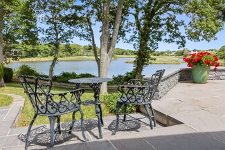 12 Walley Ct, Hyannis, MA 02601