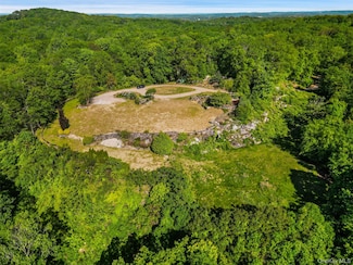 371-383 Pea Pond Rd, Katonah, NY 10536