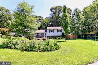 9813 Brightlea Dr, Vienna, VA 22181