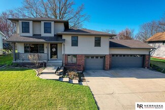 1915 Fairchild Dr, Crete, NE 68333