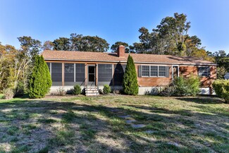 19 Seaward Ln, Harwich, MA 02645
