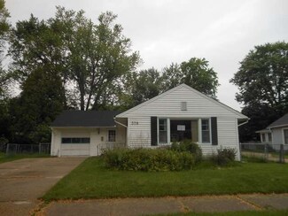 378 Marguerite St, Elgin, IL 60123
