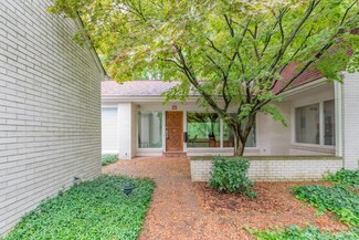 15 Regent Dr, Ann Arbor, MI 48104