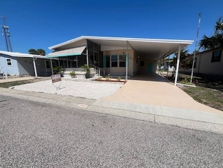 1043 Swan Ln, Tarpon Springs, FL 34689