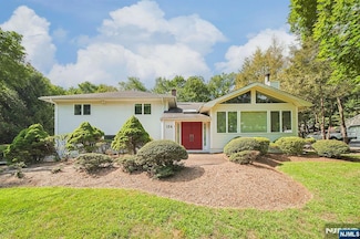 154 Madison Ave, Haworth, NJ 07641