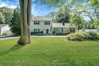 178 Beverly Rd, South Huntington, NY 11746