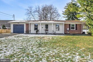 502 Oak Grove Dr, Lancaster, PA 17601