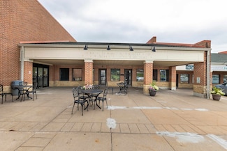 995 Galena Square Dr, Galena, IL 61036