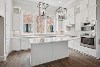 4122 Belt Line Rd, Addison, TX 75001