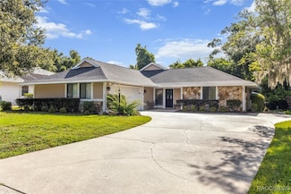 1445 N Chapelcross Loop, Crystal River, FL 34429