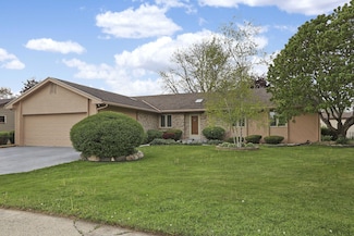 8124 W Imperial Dr, Franklin, WI 53132