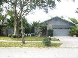 1111 Knollwood Dr, Safety Harbor, FL 34695